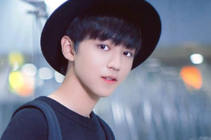 热度高涨的00后男星,全网热度最高男明星王一博