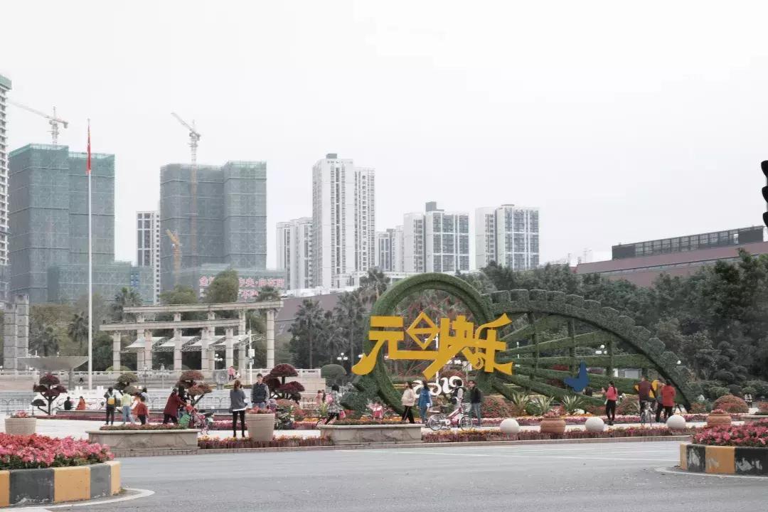 龙岗中心城壹号仓,光明和龙岗中心城