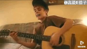 贾斯汀比伯浪了一圈归来还是少年,贾斯汀比伯晒自曝右脸面瘫