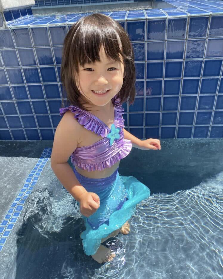 陈冠希晒3岁半alaia照片,陈冠希带女儿alaia看电影晒照