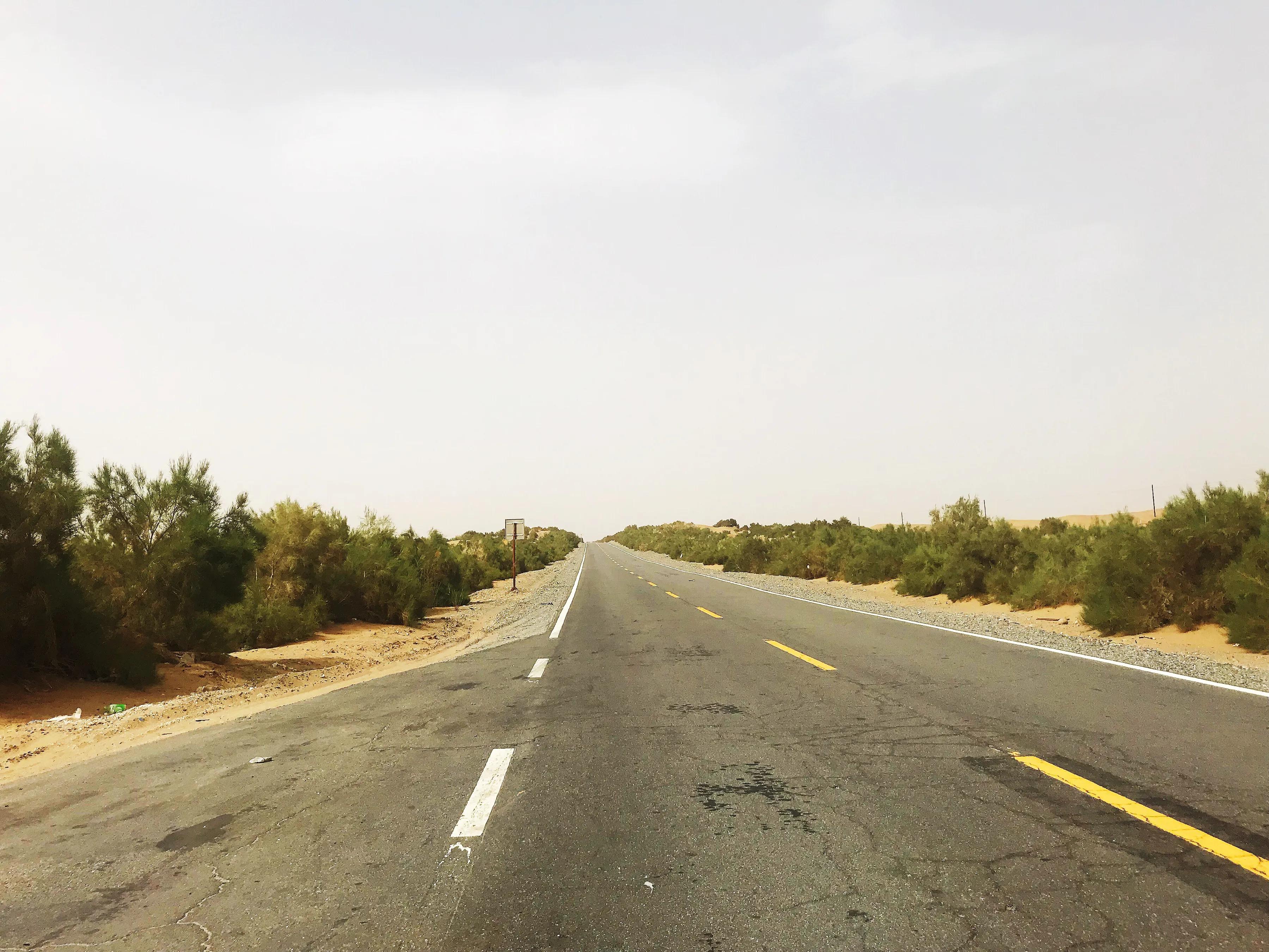 民丰到轮台全程565.66公里，限速80的塔克拉玛干沙漠公路，打卡吗