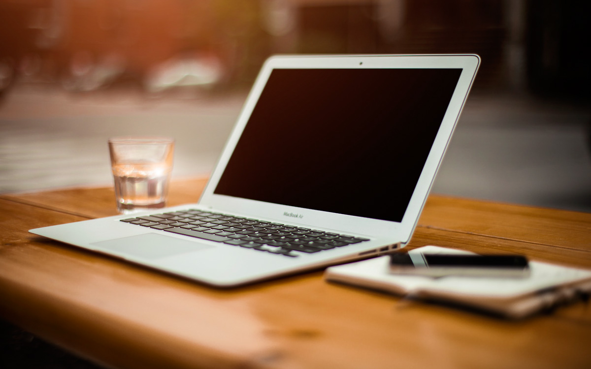 刚买电脑的电脑小白应该怎么做,大一新生要买笔记本电脑吗