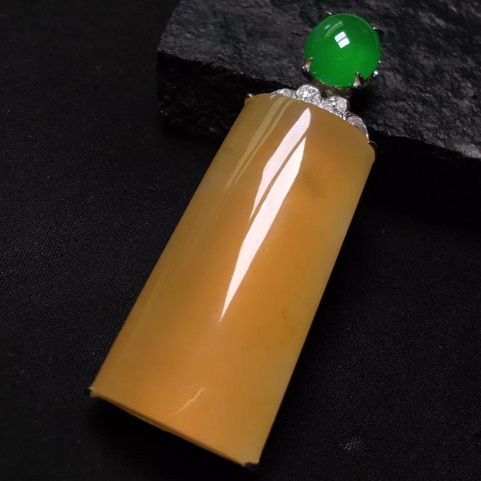 黄翡价格一般多少,黄翡的价值高还是白冰价值高