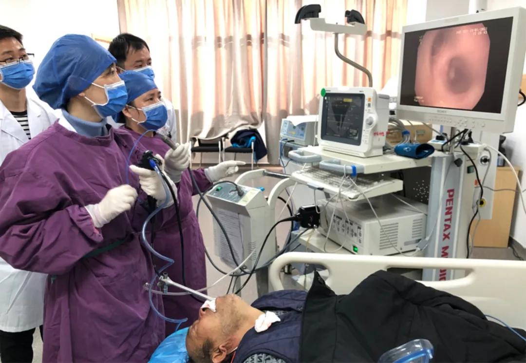 硬质支气管镜是什么手术,超导可视支气管镜介入治疗