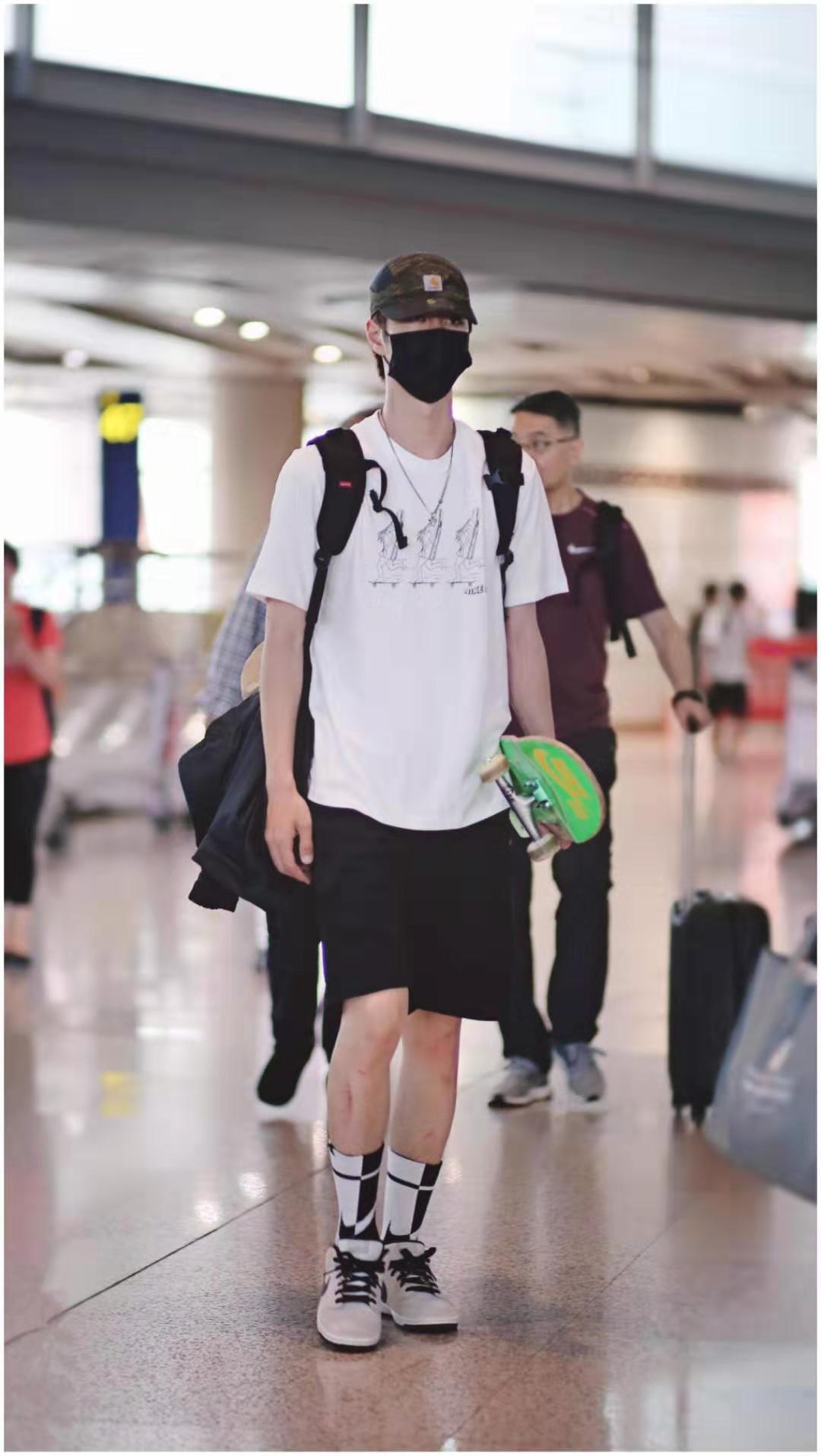 2020智族gq年度人物盛典王一博,gq王一博照片