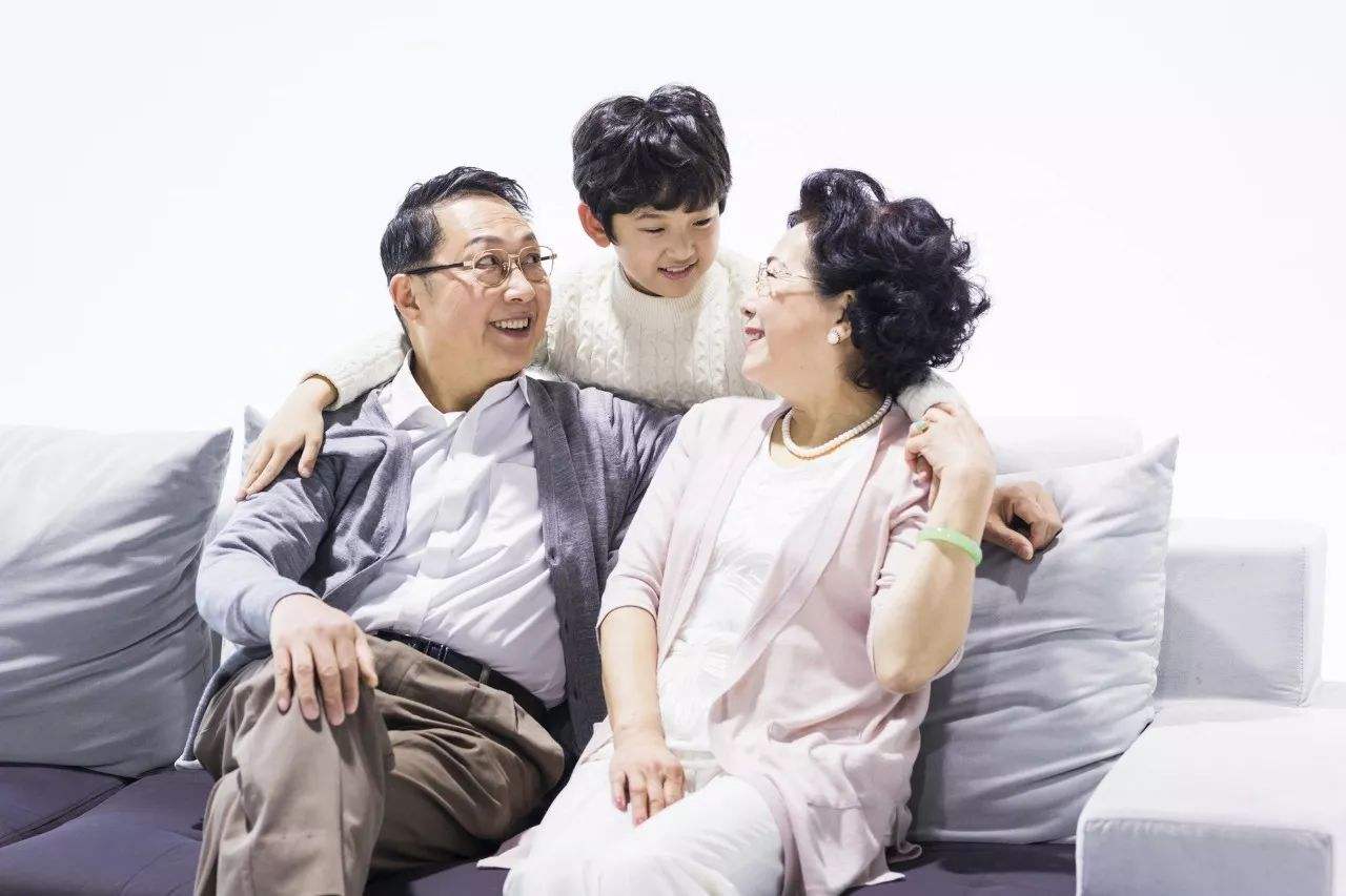 父母非要生二胎该怎么劝,面对父母重男轻女女儿应该怎么办