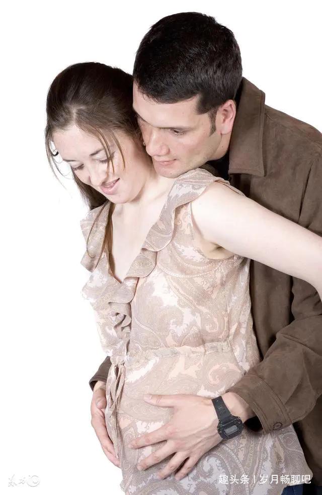 被丈夫暴打的她离家出走活出了自己的精彩，之后又把女儿接到身边