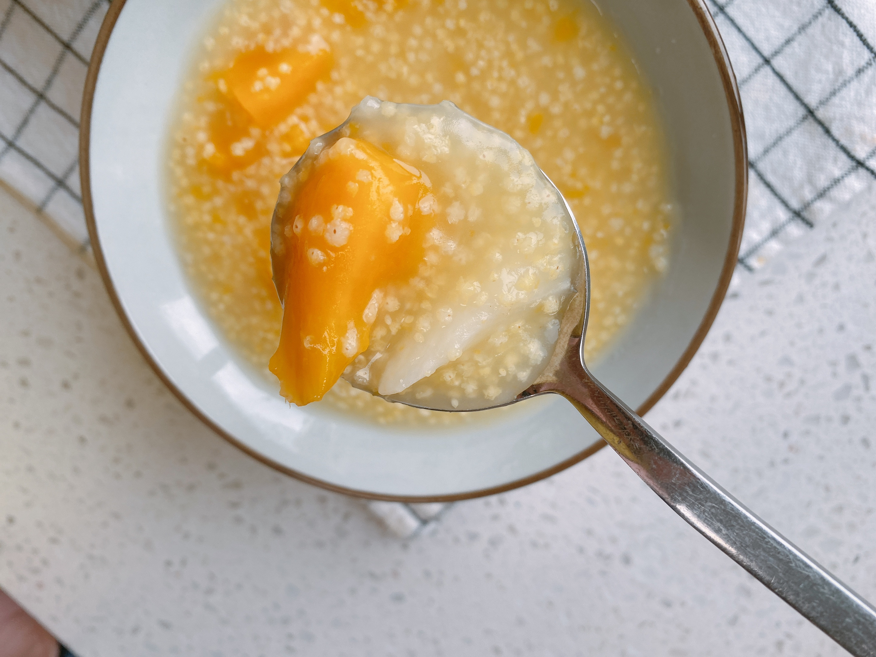 冬天多喝什么粥比较好,冬天喝这4种粥养胃还瘦身