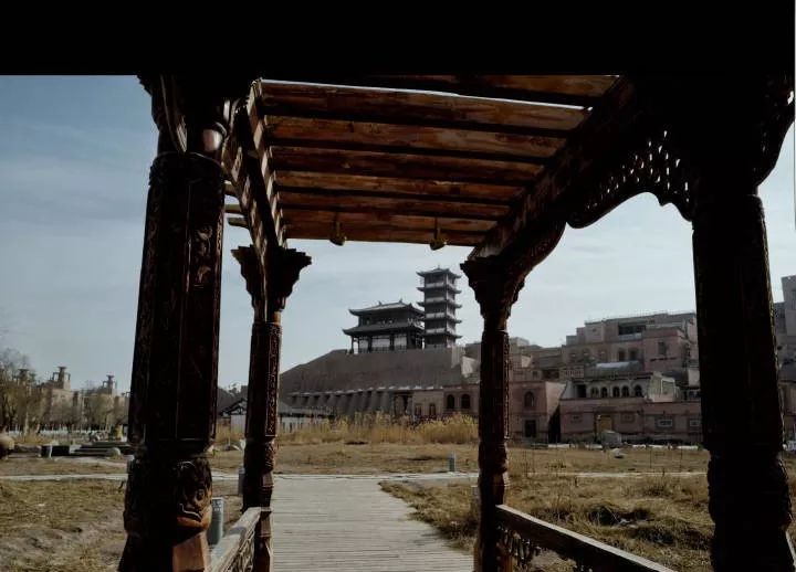 三山夹两盆是哪里的地形,三山夹两盆是哪几个山脉