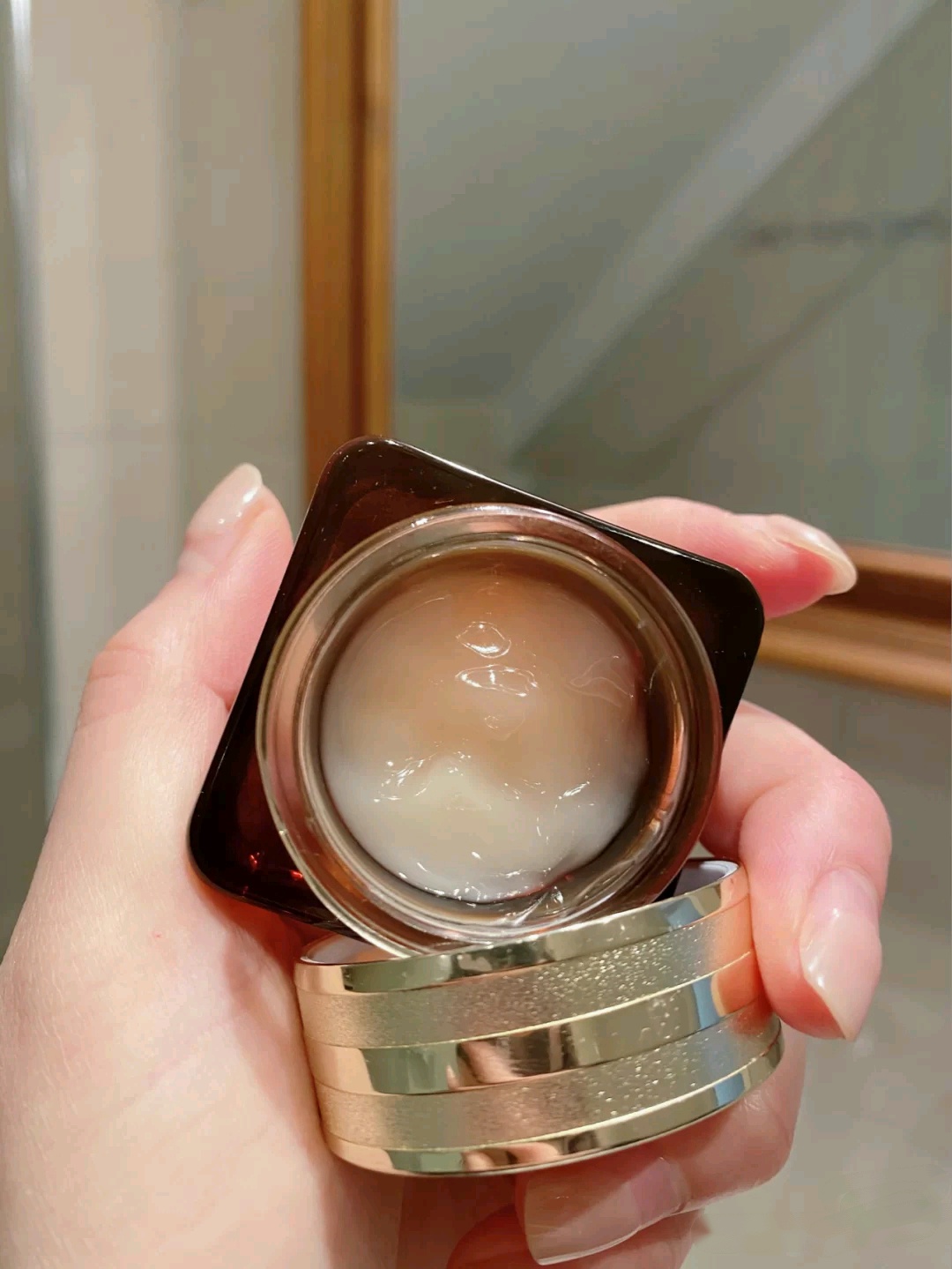 35岁眼霜推荐去细纹抗皱第一名,眼霜推荐紫熨斗