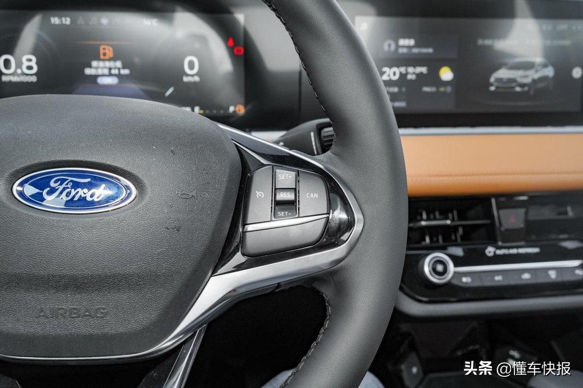 长安福特福睿斯2021钻石版,新款手动福特福睿斯汽车评测