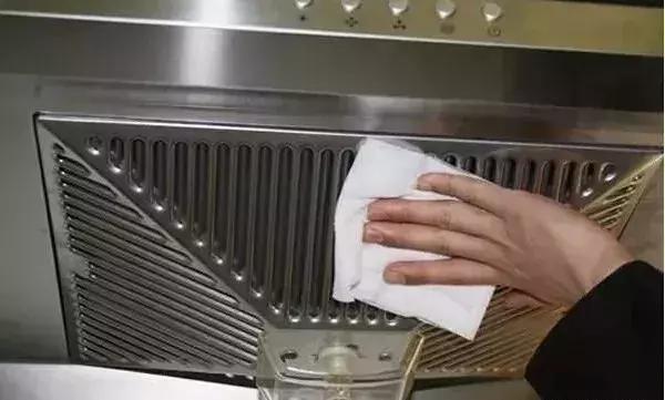 烟机买免清洗还是自清洗,自动清洗油烟机怎么清洗