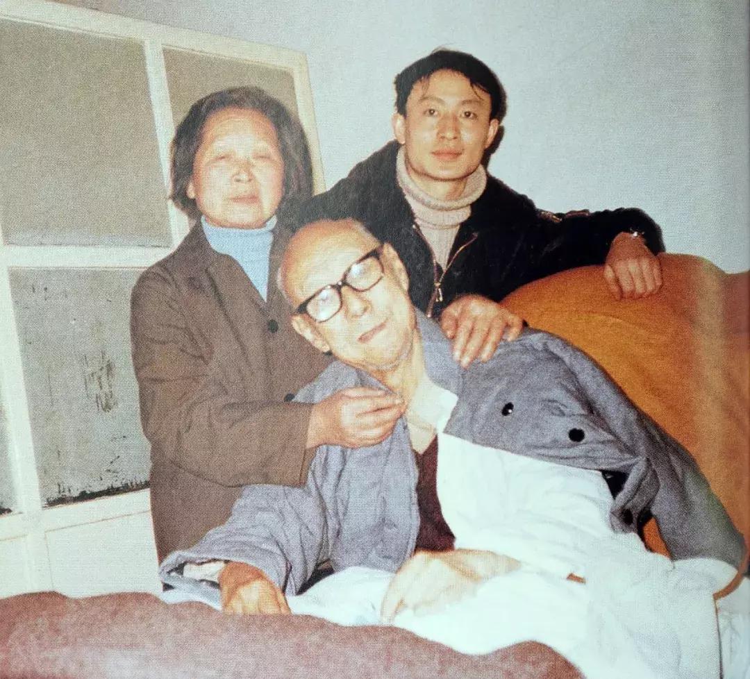 丈夫送的上亿家产，她一分不留，全捐给了故宫