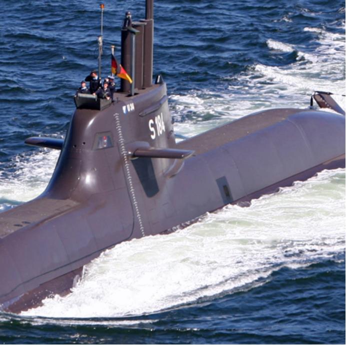 苍龙级潜艇指挥塔高度,潜艇指挥塔内部