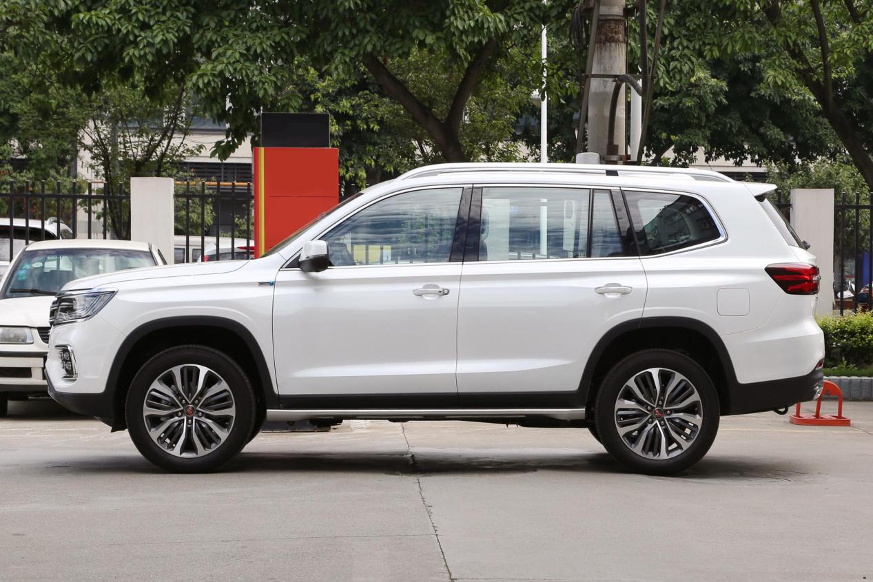 20万就能拿下全时四驱,20万四驱要什么车