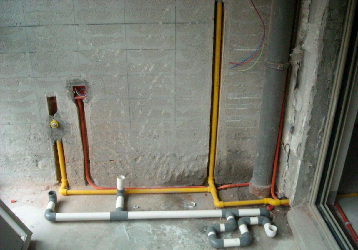 新房装修换了新水管，入住后就漏水了，老师傅：没做好这点难怪漏