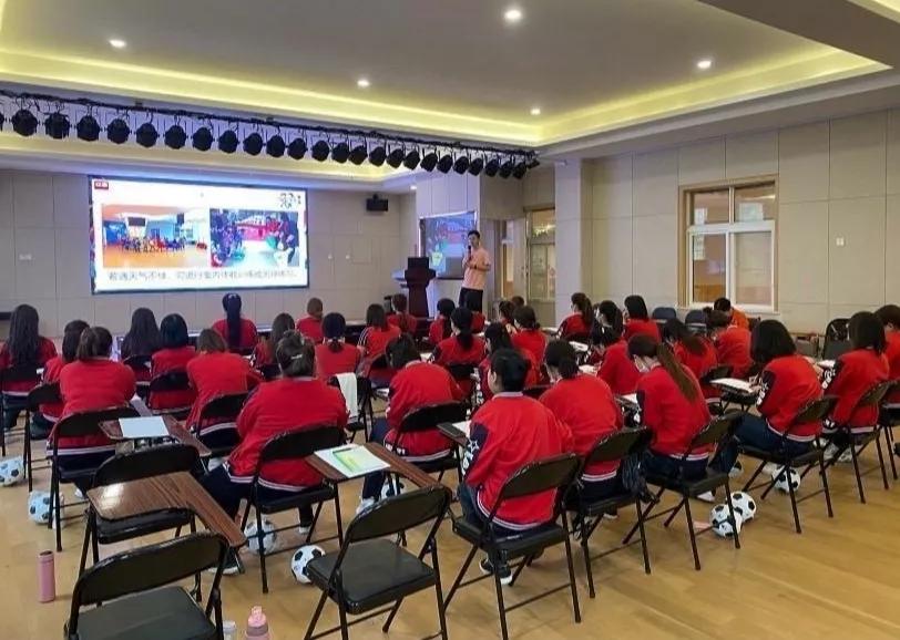 学党史关爱老人健康,学党史传承红色精神育新苗