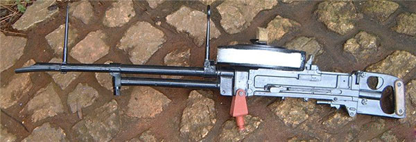 战地5单机版怎么打人机,战地5单机版怎么样