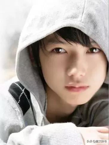 第一名是女孩，班长是女孩，学委是女孩......男孩的教育怎么抓？