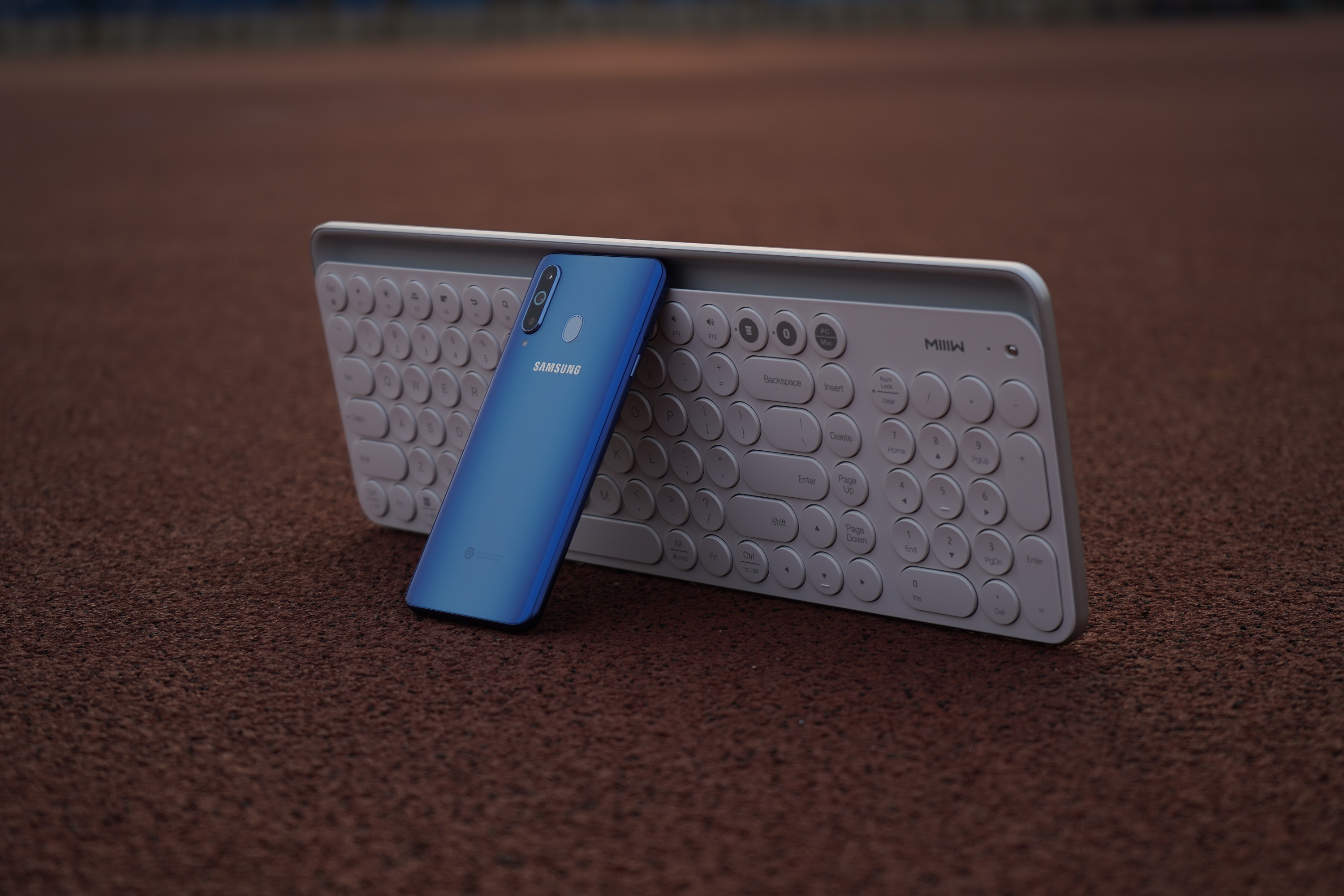 高颜值高质量的蓝牙键盘,米物双模键盘手感