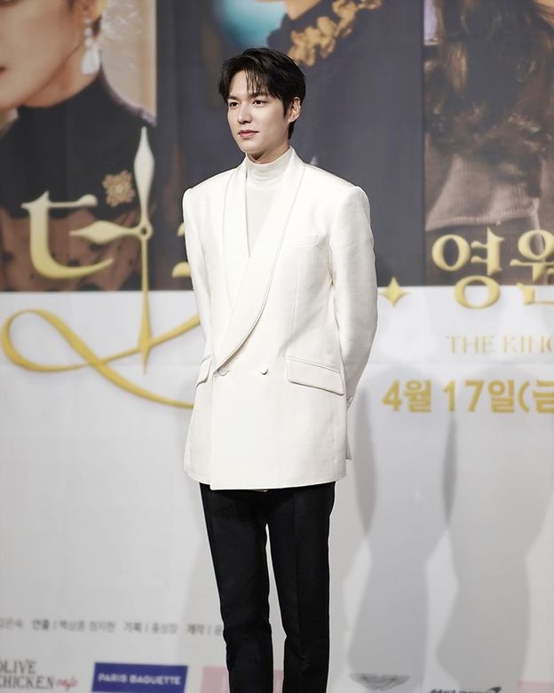 国王李敏镐视频,李敏镐皇帝与护卫