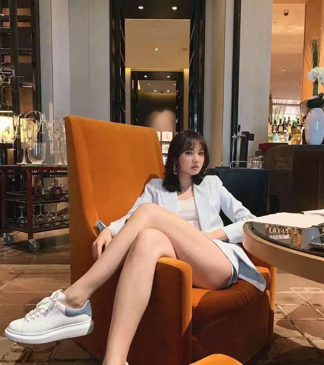 华为千金大小姐,华为二千金高调现身衣品不输杨幂