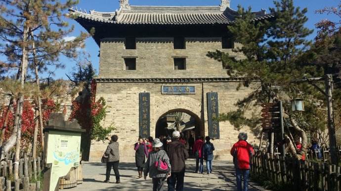 与古北水镇齐名的小镇,古北水镇长城在景区里吗