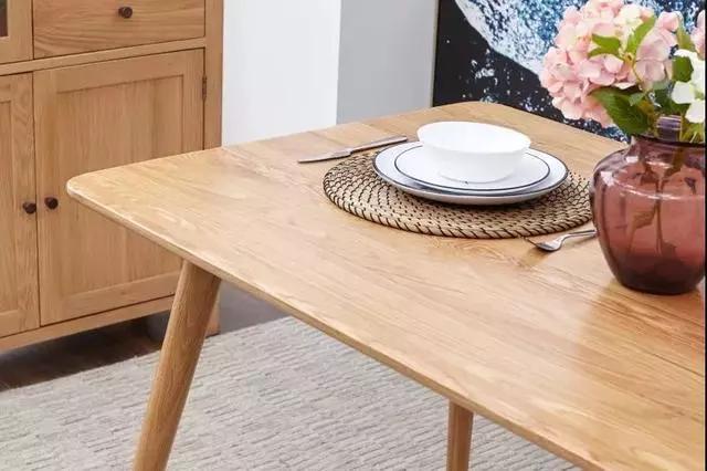 餐桌买什么材质的好用又实惠,什么样的材质的餐桌比较好