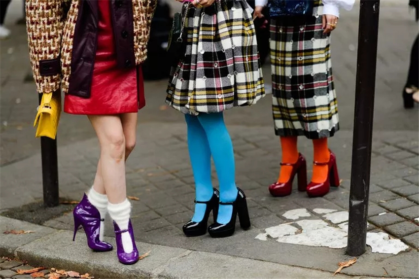 Gucci“亲闺女”是袜子？受宠程度之高，网评：就该人手一双