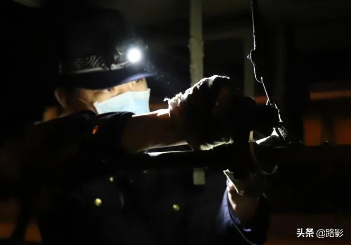 战疫情保春运铁路警察在行动,抗击疫情守护平安摄影征稿