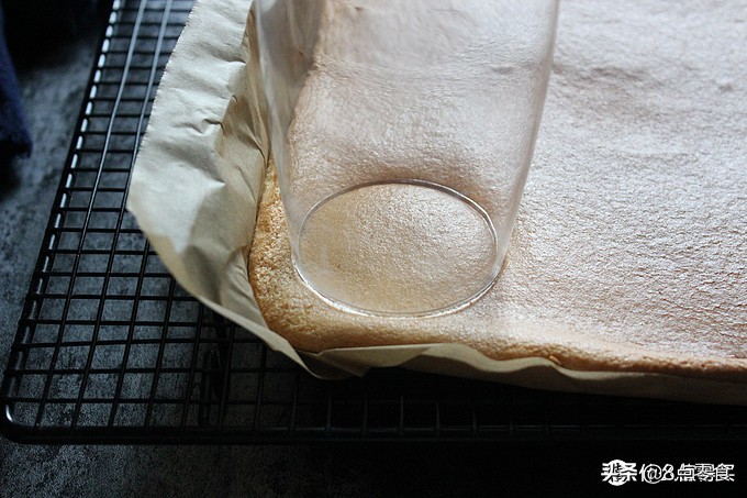 轻松玩烘焙想吃红遍四海八荒的肉松小贝可是又不想排队，自己做