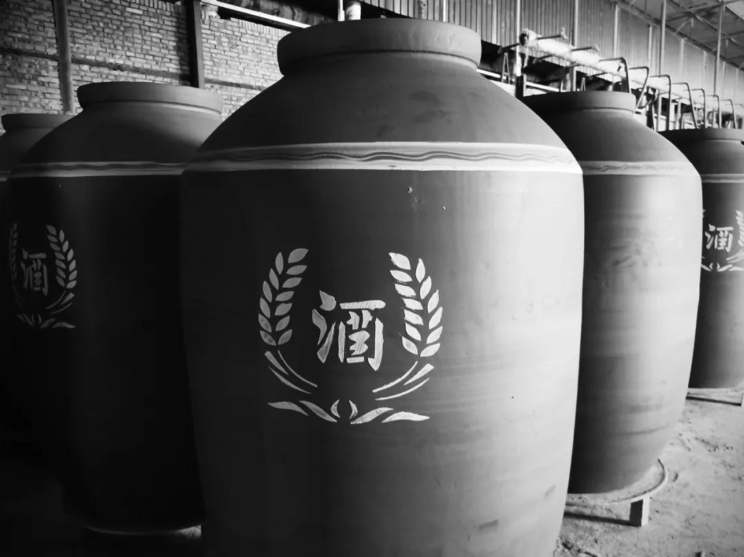 仁怀市茅台镇酒厂酒坛出售,茅台酒厂用的什么酒坛