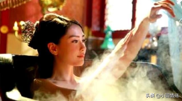 杨紫古装绝美与其他女演员对比,刘亦菲杨紫白衣古装