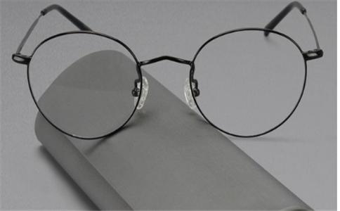 眼镜镜片脱膜和刮花区别,眼镜片镀膜是什么意思