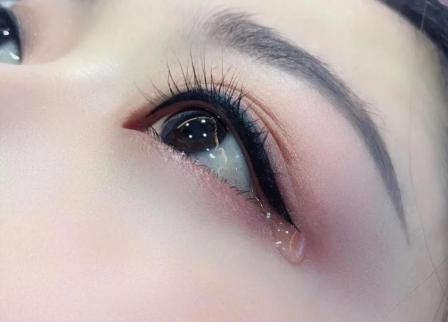 美瞳线操作教程聚亿美,美瞳线三个月后发蓝是怎么回事