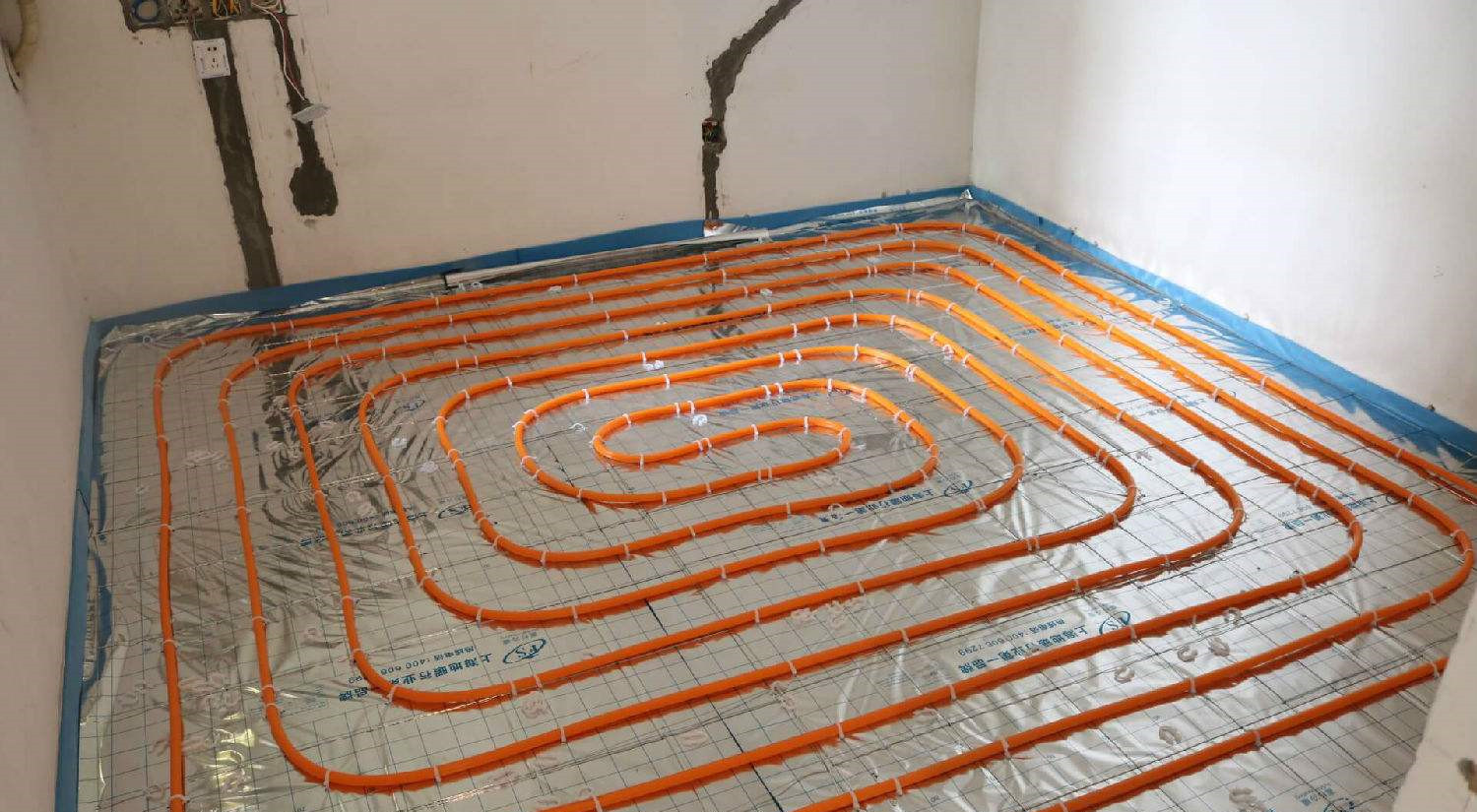 地暖和暖气片哪个更贵些,地暖和暖气片相比到底哪个更好