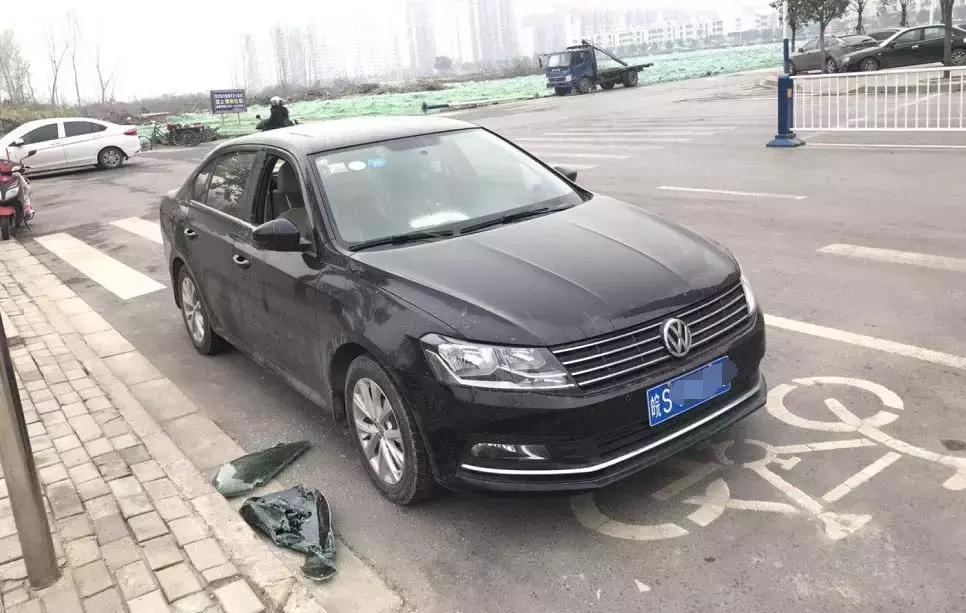 阜阳城南车辆被砸,阜阳高速时代华府车祸