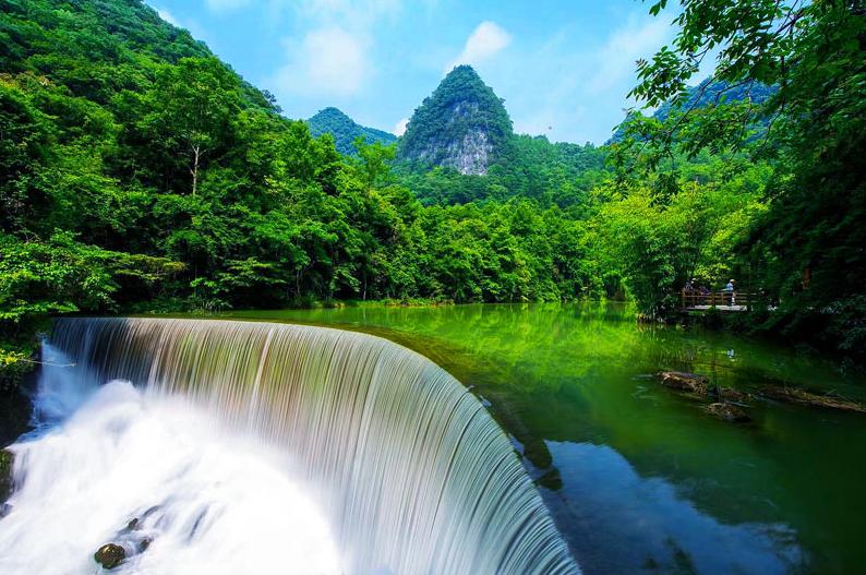 瀑布大小七孔西江千户苗寨,千户苗寨和小七孔和黄果树瀑布