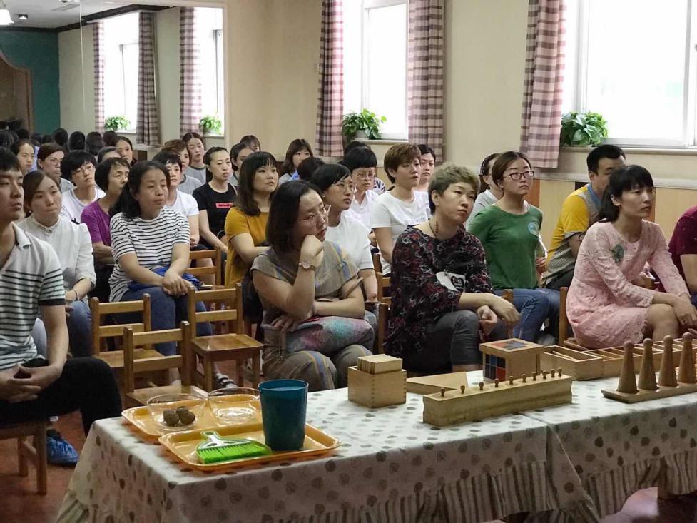 蒙特梭利幼儿园加盟,加盟蒙特梭利店