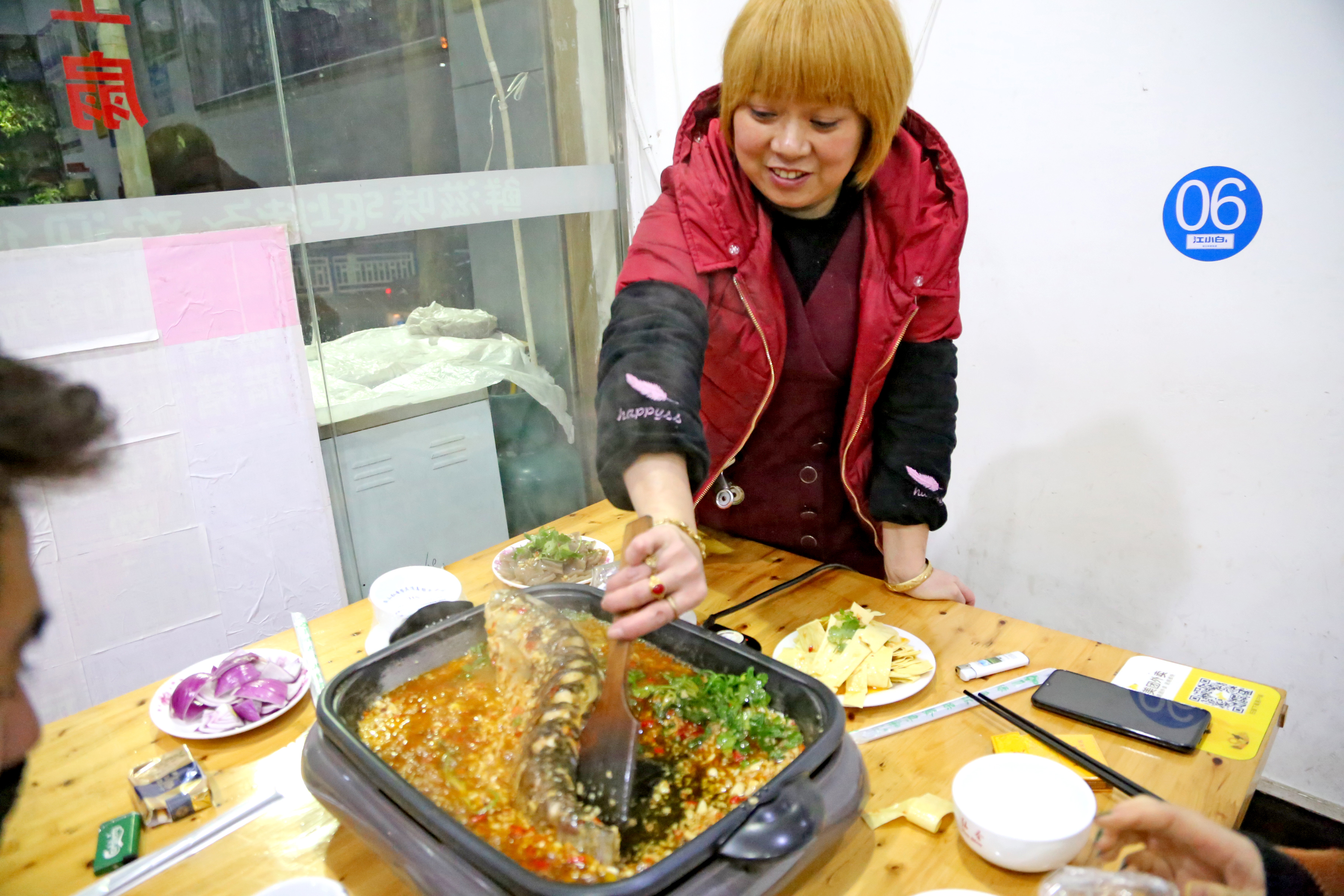 巫山烤鱼探店,重庆巫山哪家纸包鱼烤鱼好吃