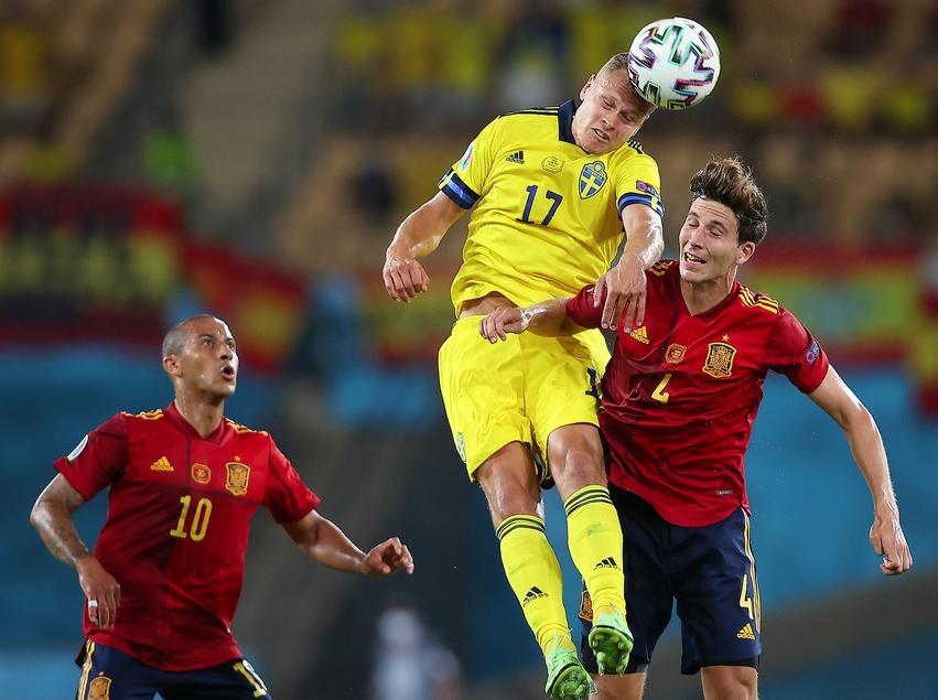 莫拉塔一下场就进球,莫拉塔又踢飞了