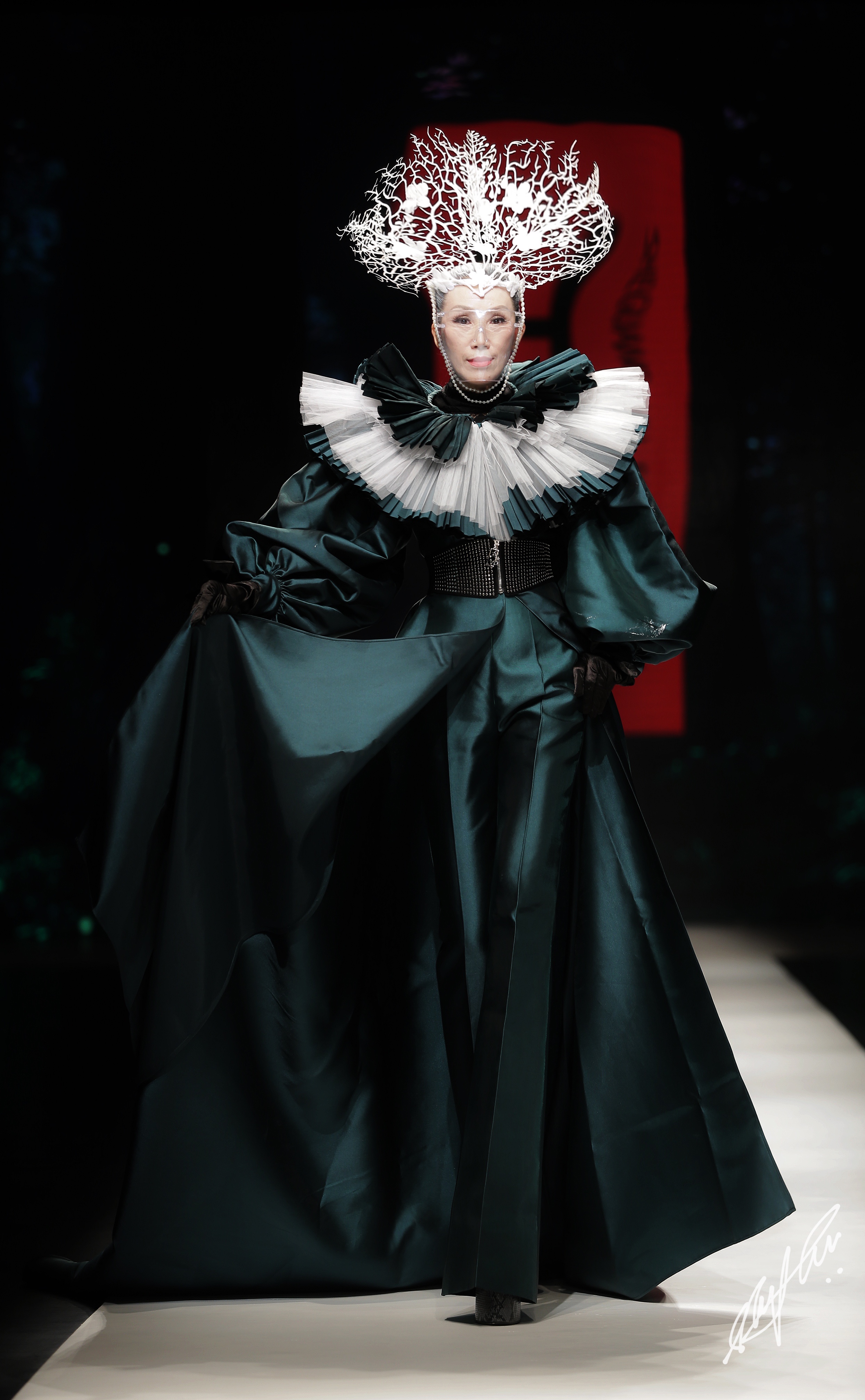 胡社光时尚娘子军五周年show,胡社光时尚娘子军亮相视频