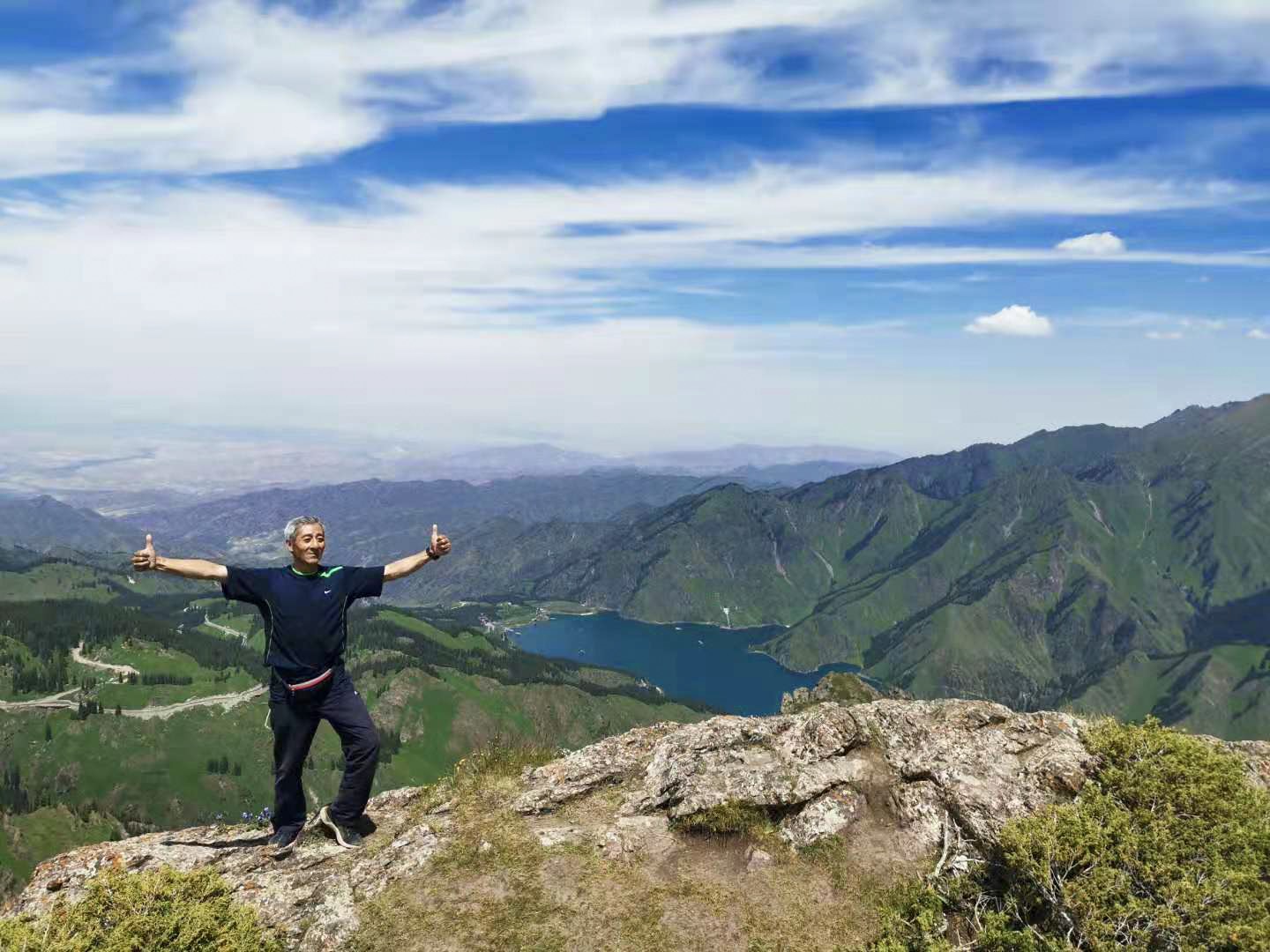 65岁老人自驾游新疆,69岁老人新疆旅行