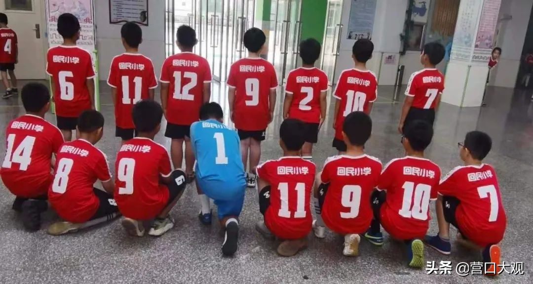 校园足球联赛西乌小学生,小学校园足球联赛夺冠信息报道