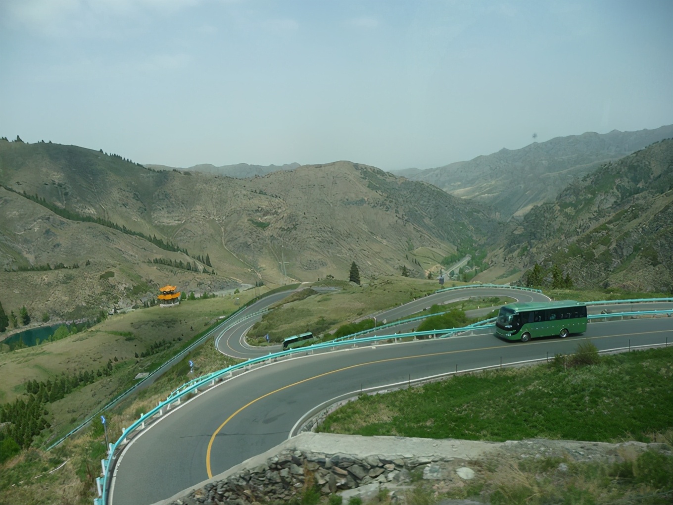 新疆疆内旅行攻略学生,川进疆出自驾游攻略