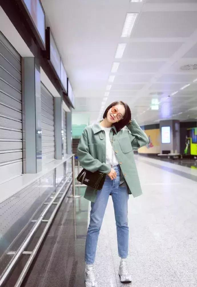 小白鞋如何穿搭30岁,职场小白鞋搭配技巧男士