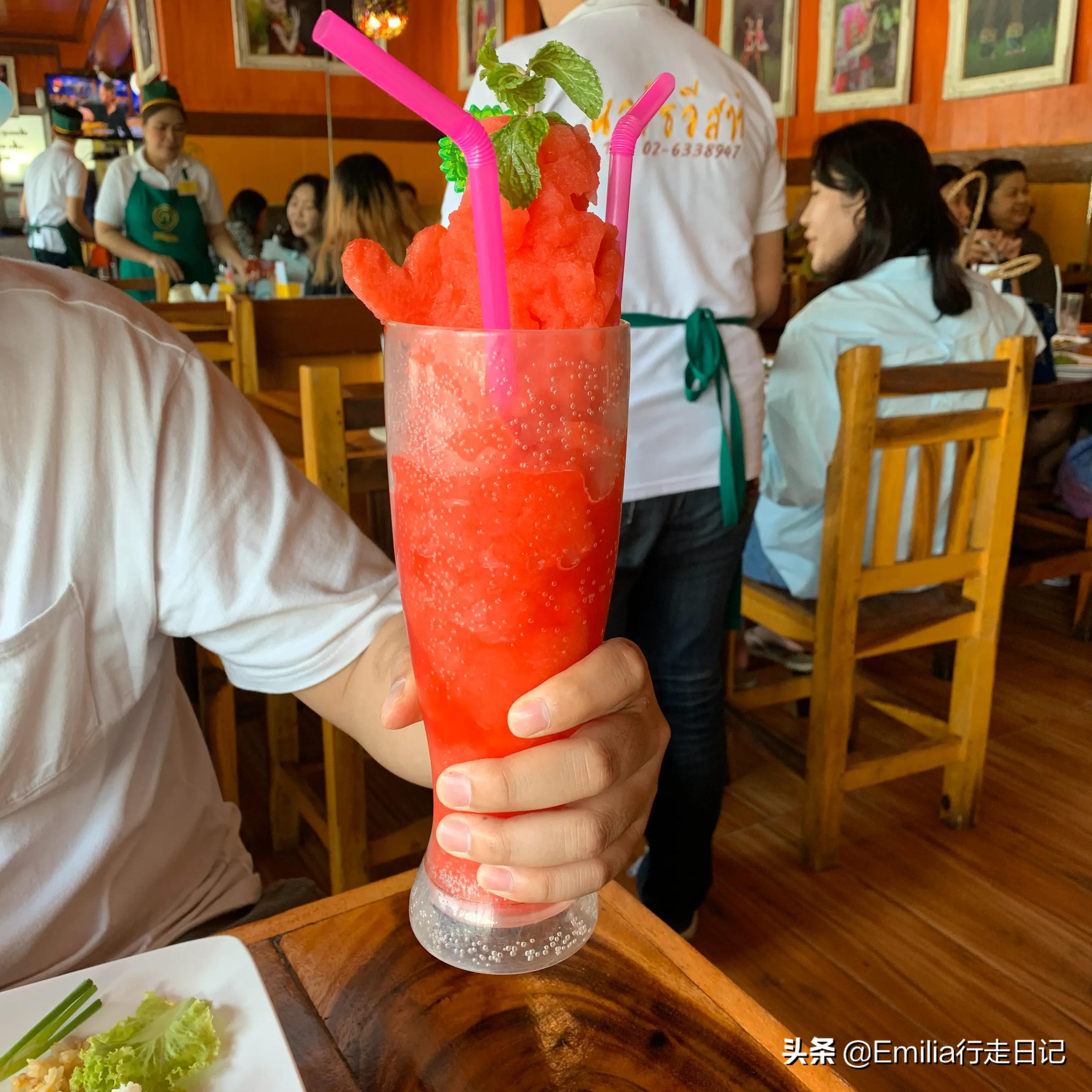 去泰国旅游要带什么生活必需品,泰国旅游必带必备物品清单