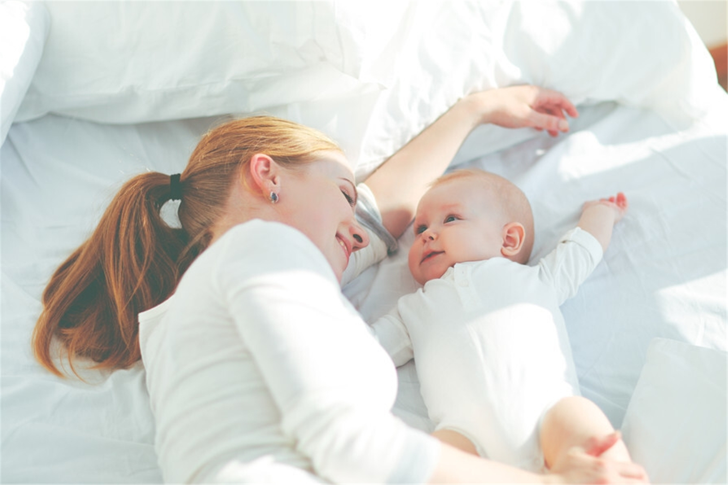 母乳喂养堵奶自救,母乳喂养妈妈最怕的就是堵奶了