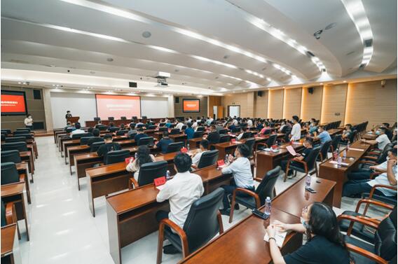 帮邦行联手车企研发定制客运,帮邦行首批定制车辆交付仪式