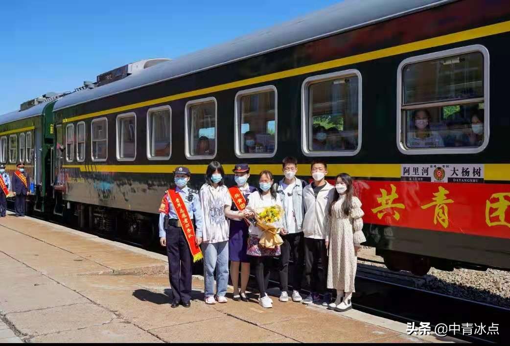 北京向北2000公里这个小镇有几十家教培机构，零下40度晚自习后还要补课，学生坐专列去高考